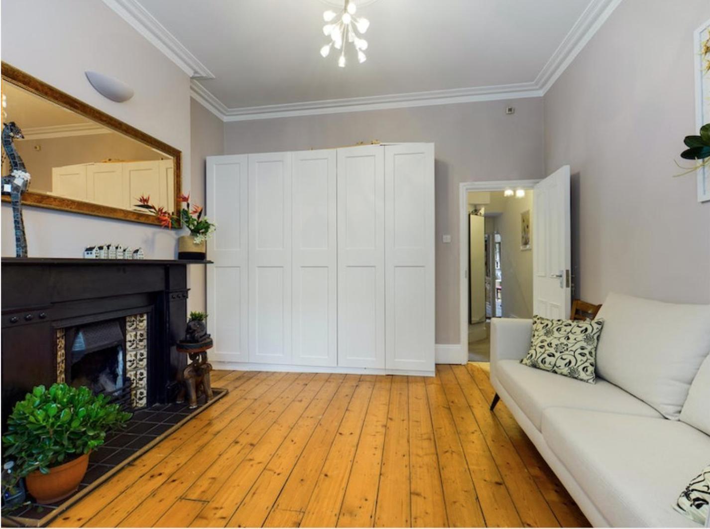 Apartament The Clapham With Private Patio Londra