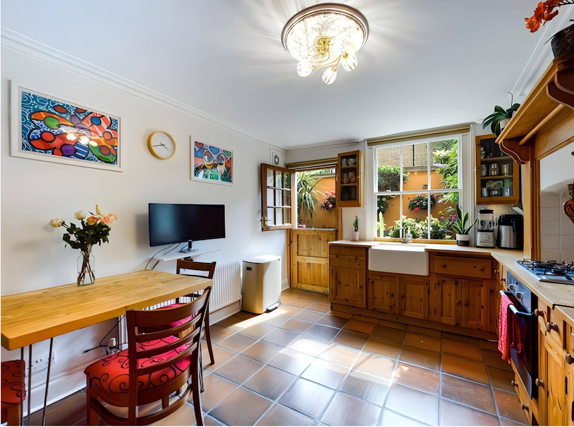 The Clapham With Private Patio Apartament *